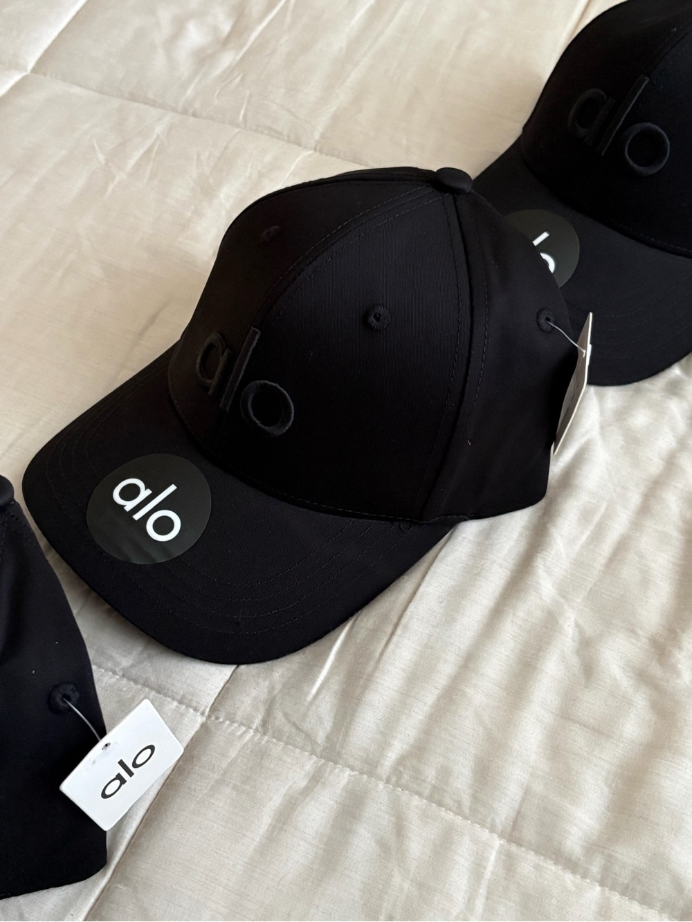 1 ALO Yoga Men Black Embroidered Logo Cap
